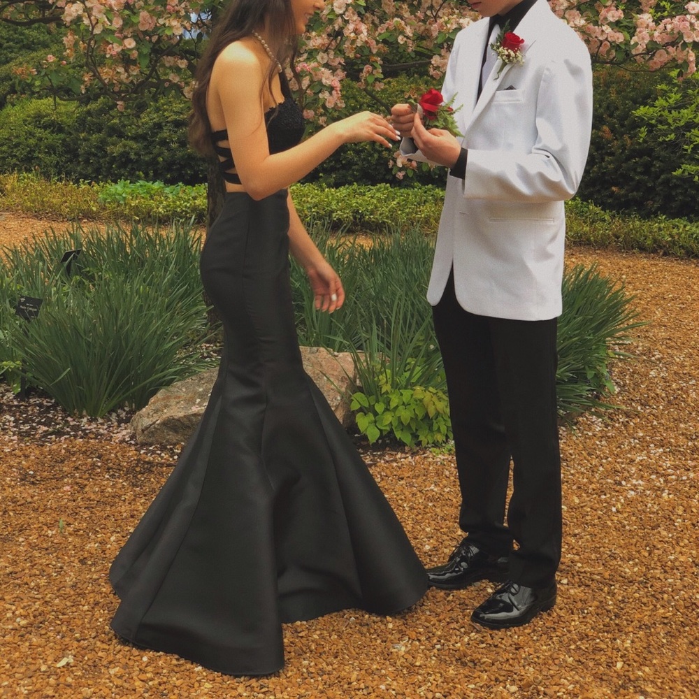 Black Prom dress